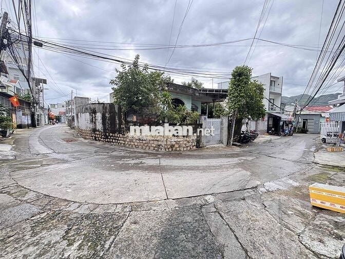 Bán 2 lô liền kề hẻm oto Dường Văn Nga cách đường 2/4 chỉ 300m.