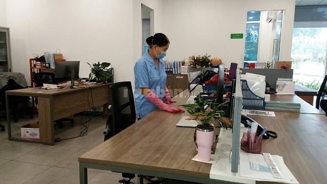 Cần thêm 3 Nữ tạp vụ ,vệ sinh trực tiếp tại quầy cửa hàng