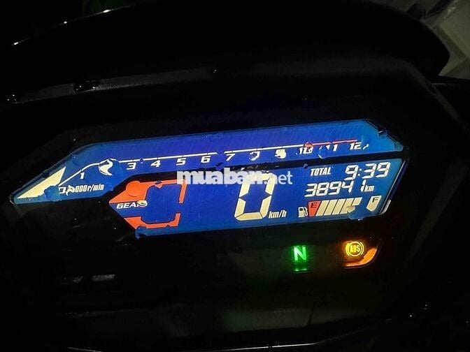 Cần bán Win X v3 2022 đen nhám ABS