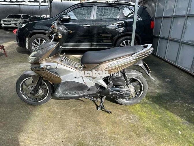 Honda Airblade 110 Fi màu vàng đồng 3D hoa văn