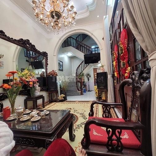 Bán nhà ngõ 5 tầng gần hồ ba mẫu 