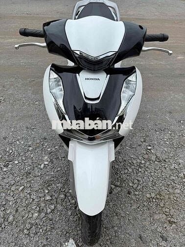 SH 125 abs đăng kí 7/2025 còn thơm mùi xe mới.