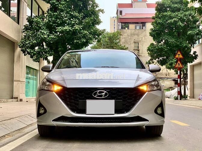 Hyundai Accent 2023 số sàn màu xám bạc