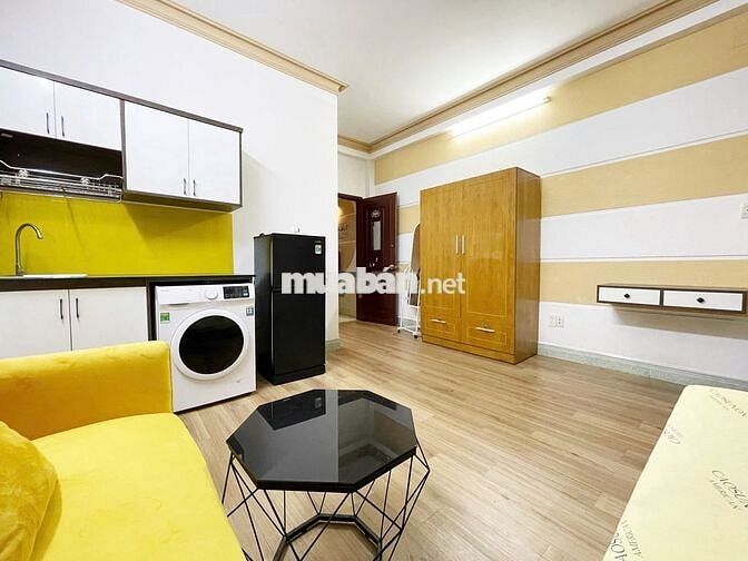 Phòng ban công máy giặt riêng full nội thất ngay trung tâm PN, BTh, Q1