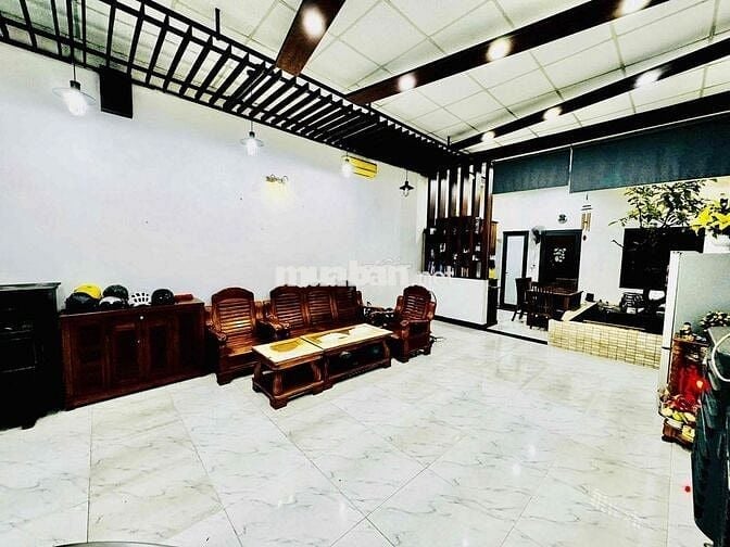 nhà MT gần biển  đường DŨNG SĨ THANH KHÊ sau lưng đường Ng Tất Thành