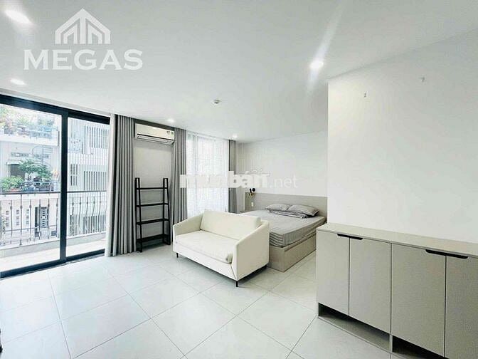 CHDV SANG TRỌNG - THANG MÁY - BAN CÔNG - CHỈ TÍNH ĐIỆN CÒN LẠI FREE