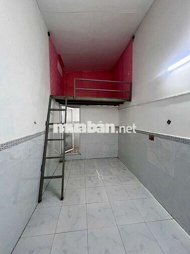 Cách trường Văn Hiến 500 m giờ tự do wc riêng, gần nhà xe Chín Nghĩa