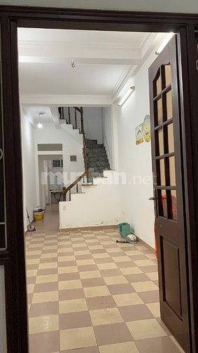 Cho thuê nhà nguyên căn tại ngõ 8 phố Thành Công, Giảng Võ, HN