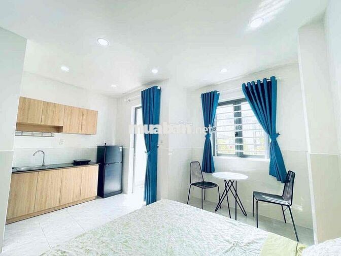 CHO THUÊ PHÒNG BAN CÔNG ĐẸP THOÁNG TIỆN DI CHUYỂN CÁC QUẬN TRUNG TÂM