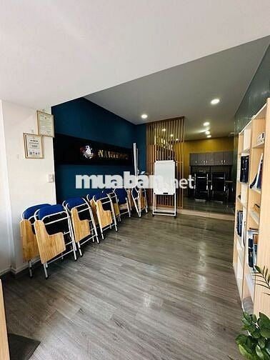 Cho thuê Văn Phòng - DT sàn 300 m² - Ngay Landmark 81 - 60tr/th