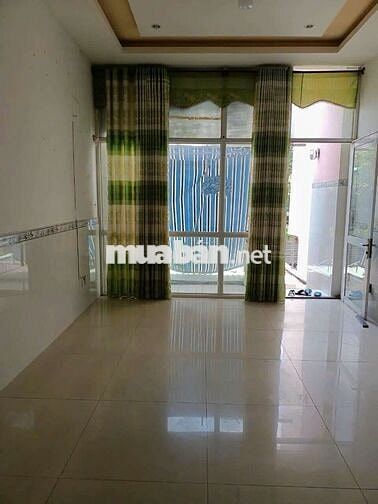 Phòng trọ 32m2 sạch thoáng mát của nhà mặt tiền.ĐHT6 gần chùa linh sơn