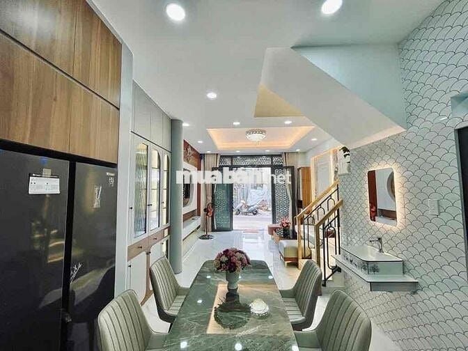 Nhà đẹp ngang khủng - HXH, full nội thất Quang Trung, nhỉnh 6 tỷ