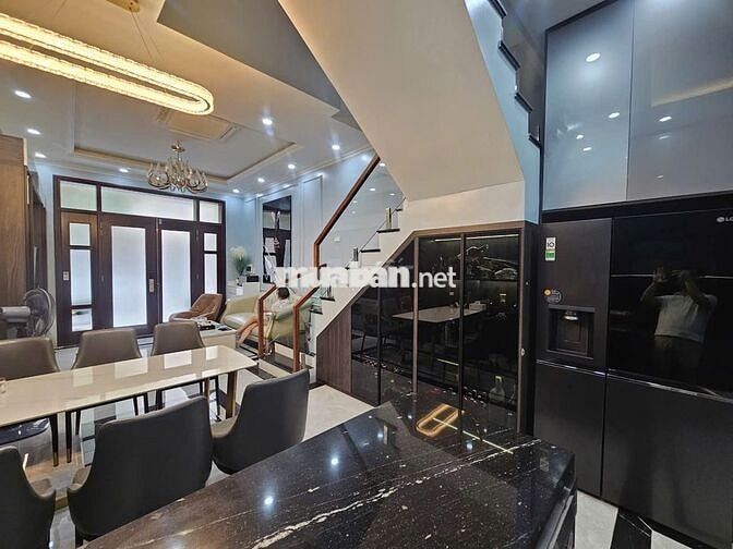 Cho thuê biệt thự Vinhomes Ocean Park 2, Nội thất cao cấp, Về ở ngay