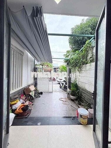 Nhà 2 tầng đúc Nguyễn Phước Nguyên 3PN có sân rộng