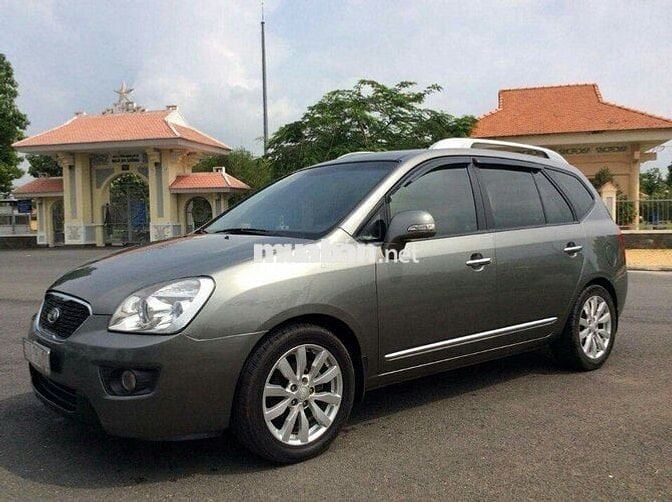 Kia Carens 7 chỗ số tự động màu xám 2010