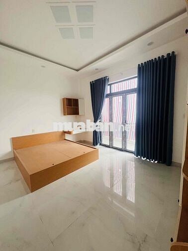 nhà phố 1 trệt 2 lầu gần vin com