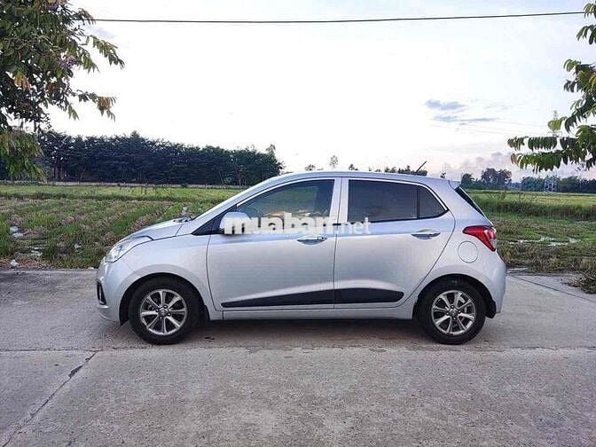 hyundai i10 giá 2xx ( x nhỏ)