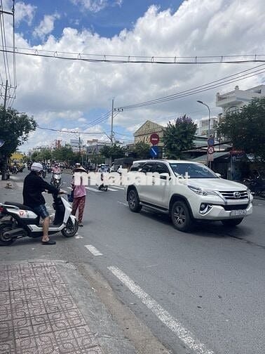 Nhà phố tại Thị Trấn Nhà Bè. Sổ hồng riêng. Hỗ trợ vay. Full nội thất