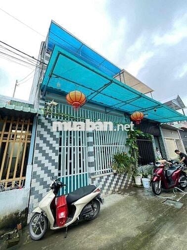 Nhà lầu 2 phòng 2 máy lạnh hẻm giáp KDC Stella Mega City