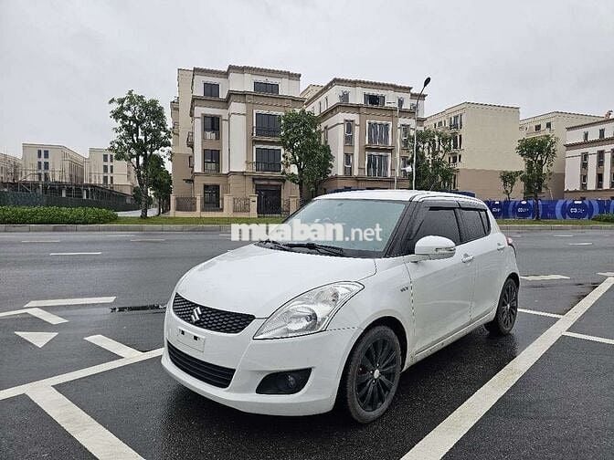 Suzuki Swift 1.4AT màu trắng, số tự động