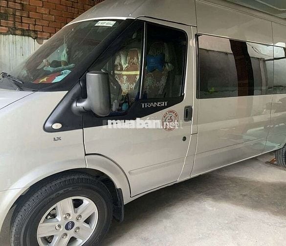 Xe lướt Ford Transit 06.2024 2x vạn km