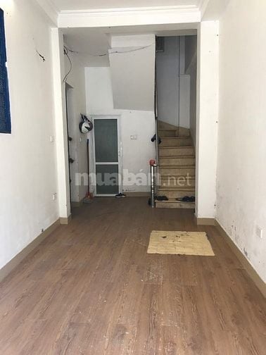 Cho thuê cửa hàng mặt đường phố Thuỵ Khuê.