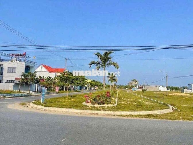 mặt tiền đường Trịnh Hoài Đức, lô sạch đẹp