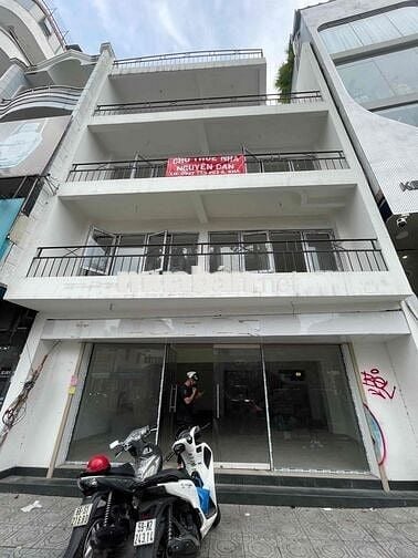 CHO THUÊ NHÀ MẶT TIỀN RỘNG 8M TRẦN QUANG KHẢI QUẬN 1