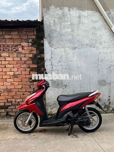 Cần bán xe Click giấy tờ đầy đủ , máy móc cực êm