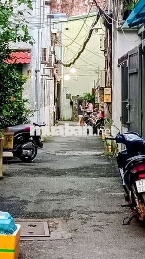 Nhà Vuông, Nở Hậu, 2 Tầng 2 PN, Gần ngã 5