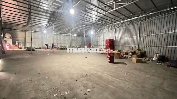 Cho thuê 200m² kho xưởng tại Triều Khúc vào được luôn