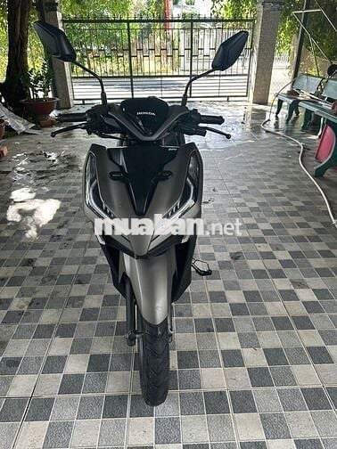 Xe máy Honda Vario 150cc màu Nâu-đen