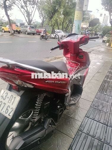 Xe máy Honda Air Blade đỏ 2017 đã dùng