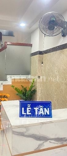 Tuyển Nữ lễ Tân hành chính - không cần kinh nghiệm