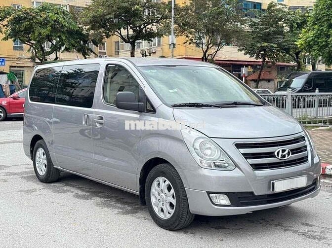 Bán xe Hyundai Grand Starex 9 chỗ số tự động 2017