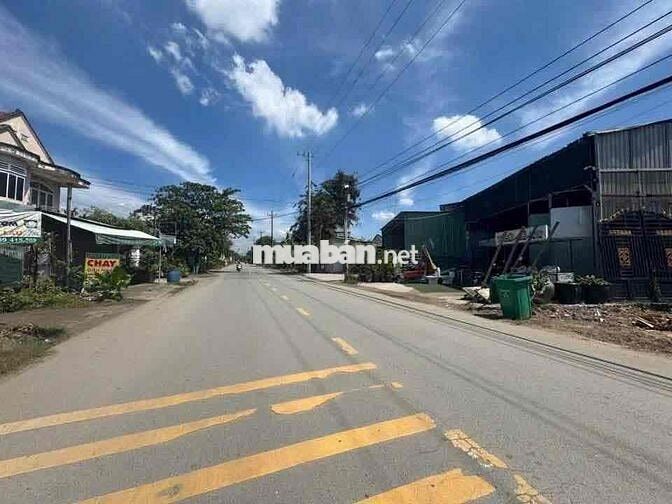 340tr có lô đất mt đường huyện kinh doanh được muốn ra nhanh