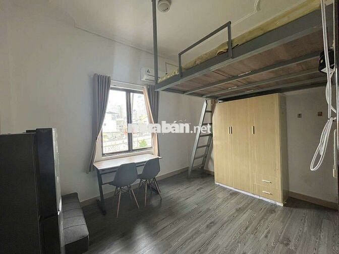 Phòng có gác full nội thất cửa sổ trời gần HIU UEF HUTECH 5p đi qua Q1