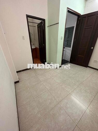 cho 1-2 người thuê phòng XVNT F17 Bình Thạnh, 4triệu (ban công riêng)