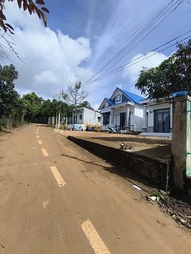 BÁN GẤP CĂN NHÀ CẤP 4 NGAY XÃ LỘC AN 403M2 CÓ 250M THỔ CƯ GIÁ : 1,8 TỶ