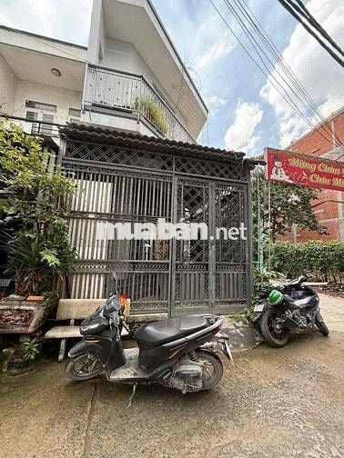 nhà thuê gốc 2MT Bùi tư toàn an lạc bình Tân DT 60m giá 11tr