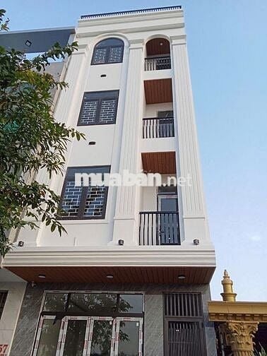 Căn hộ 2 phòng ngủ, full nội thất, mặt tiền đường 29/3 Hòa Xuân - ĐN