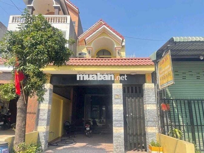 Bán nhà tâm huyết Chợ Phú Phong