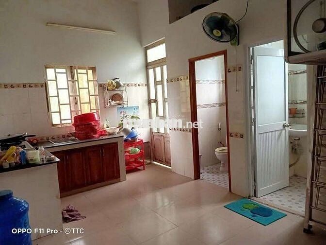 Cần Bán Nhà Bình Nhâm Giáp Đường Và Sân Du Lịch