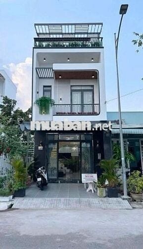 Cần bán nhà ngộp ngay thị trận Đức Hoà