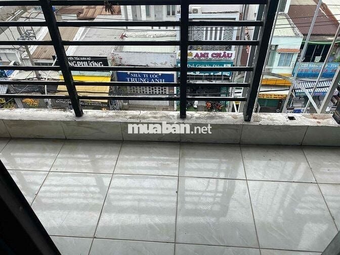 phòng trọ máy lạnh ban công thoáng mát