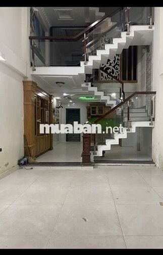 Cho Thuê Nhà Đẹp Vào Ở liền. Nhà 1 trệt 1 lửng 2 lầu sân thượng