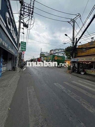 NHÀ MẶT TIỀN KINH DOANH SẦM UẤT. SẴN CỬA KÍNH XTĐ HÓC MÔN