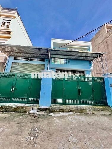 Cho Thuê Nhà DT 10x20 Trệt Trống Xuốt 1Lầu 2Pn 2Wc Hẻm Xe 5 Tấn