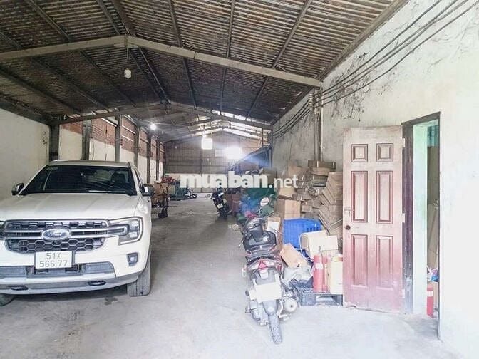 CHO  THUÊ  KHO  XƯỞNG ( 700m2) LÊ  MINH  XUÂN, HUYỆN  BÌNH  CHÁNH