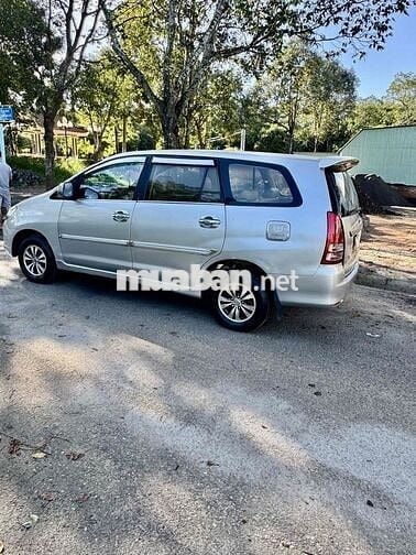 Toyota Innova 2008 - 200000 km